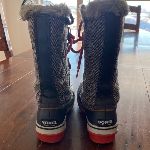 Sorel size 5 - Picture 4 of 9